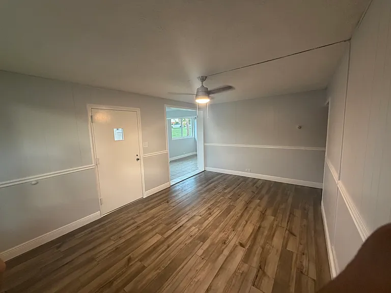 122 Manchester Rd — Photo 2