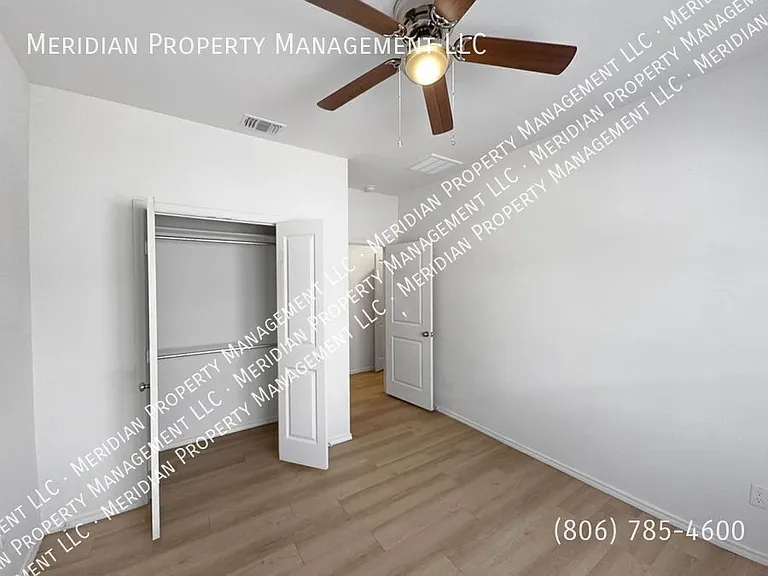 5543 Itasca St #B — Photo 11