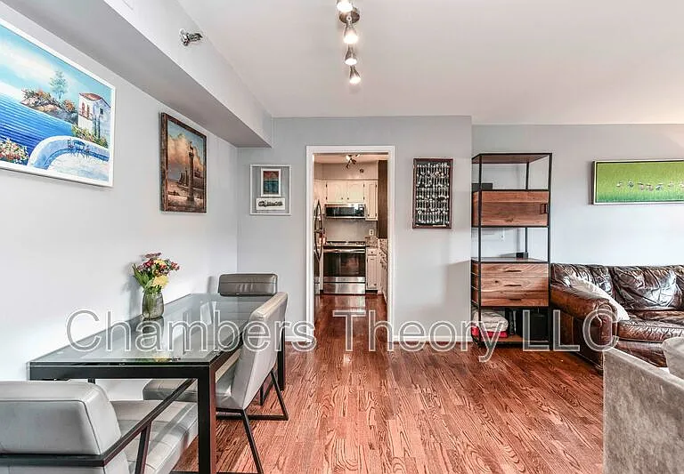 1301 N Courthouse Rd #1605 — Photo 7