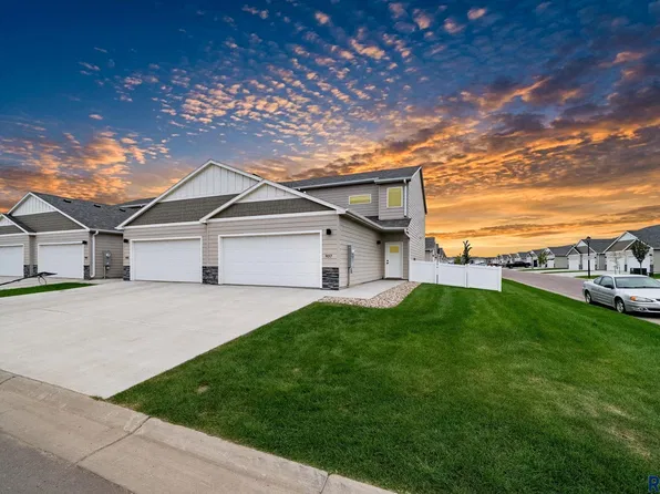 9017 W Jerald Pl, Sioux Falls, SD 57106