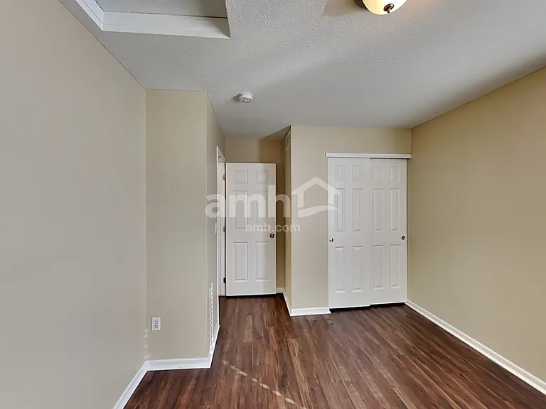 5469 Boucher Dr — Photo 12