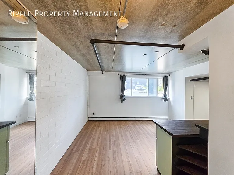 315 9a St NW #104 — Photo 4