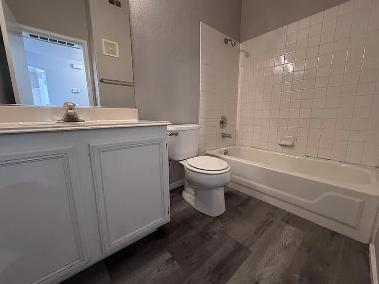 2201 Ramsgate Dr #315 — Photo 12