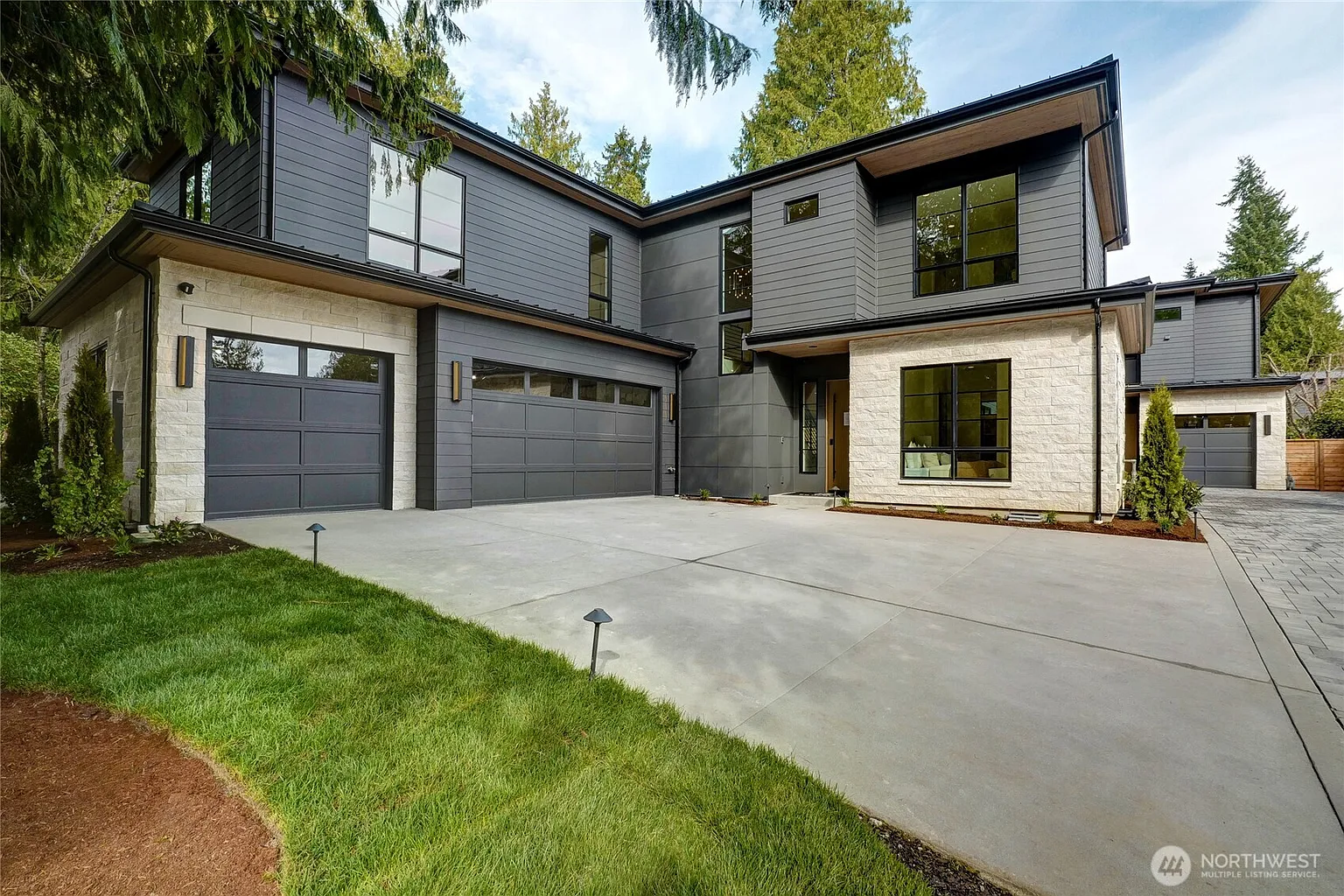 11428 108th Avenue NE photo 1