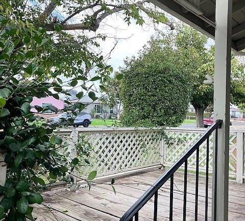 3rd image of 1706 Carrere St