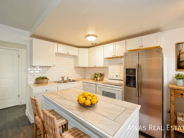 122-132 W Ida Avenue, 132 W Ida Ave APT 9, Littleton, CO 80120