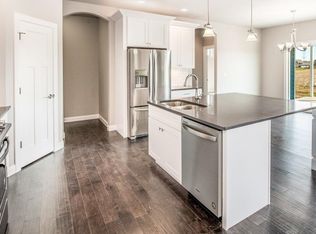 W200N4930 Tamarind Way, Menomonee Falls, WI 53051