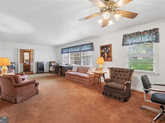 5th image of 294 Elden Dr