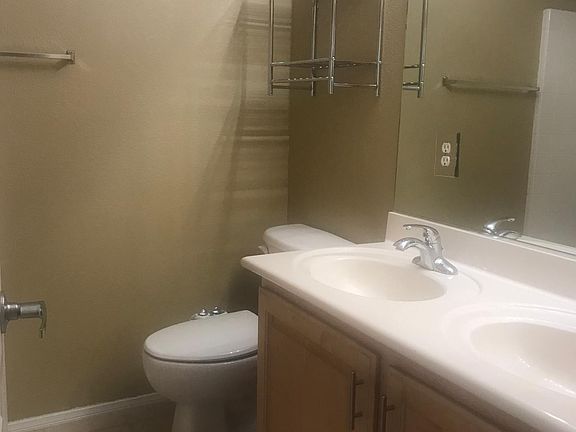 4th image of 11202 Fiesole St