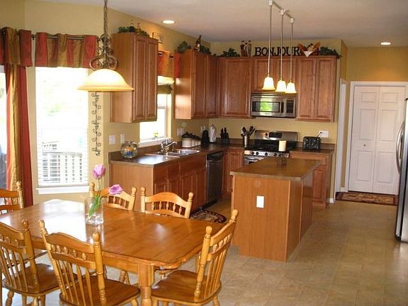 eat in kitchen
