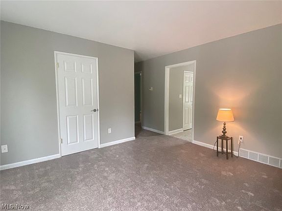 5th image of 438 North St APT 10A