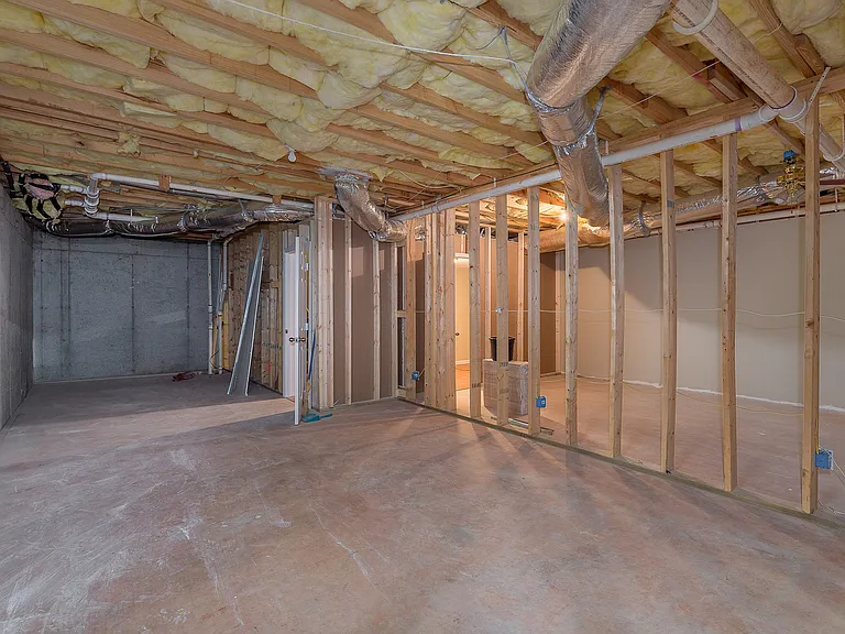8675 Copperridge Dr — Photo 34