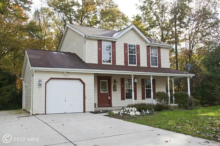 1st image of 401 Birchwood Manor Ln