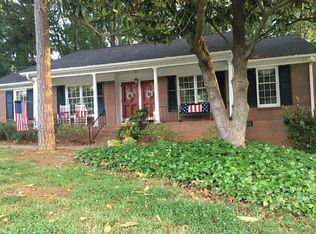 230 Saint Matthews Ln, Spartanburg, SC 29301