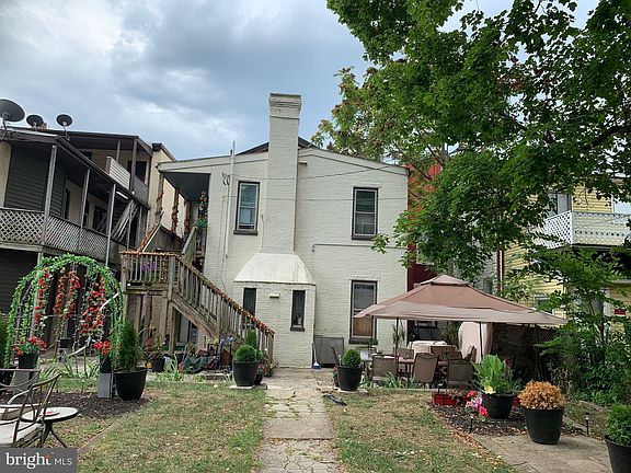 4th image of 134 E Franklin St
