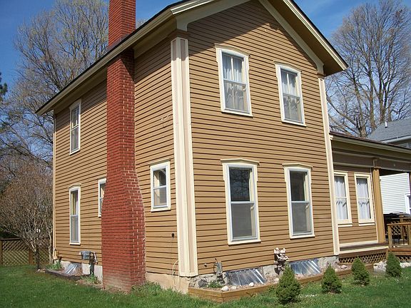 2nd image of 610 S Cochran Ave