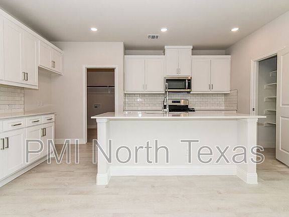 3rd image of 3104 Cordelia Dr