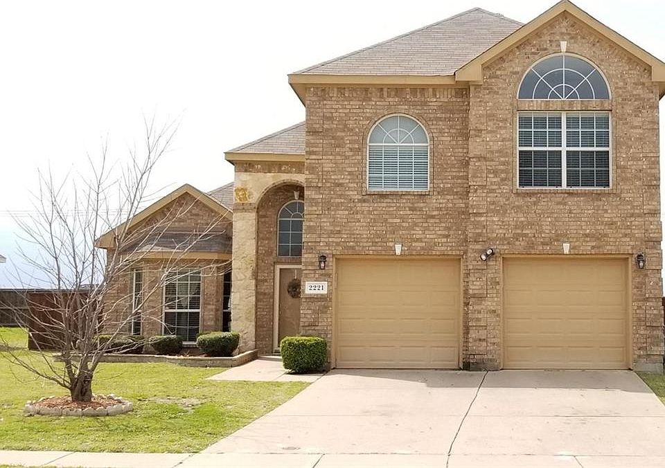 1st image of 2221 Woodberry Dr