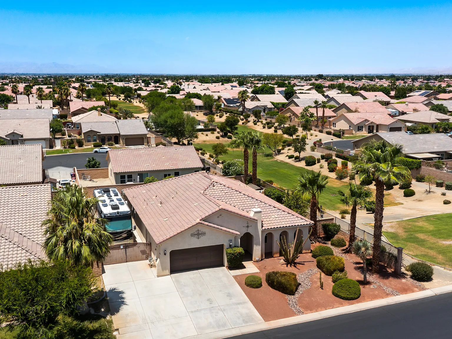 3 bed, 2080 sqft, $4,250 — Photo 3