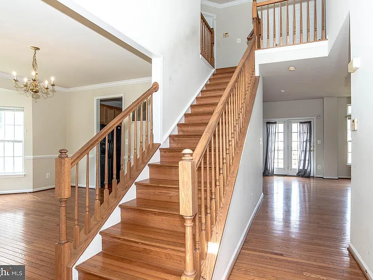 8004 Towering Oak Way — Photo 5