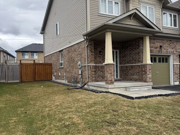 49 Artania St, Oshawa, ON L1L 0E6