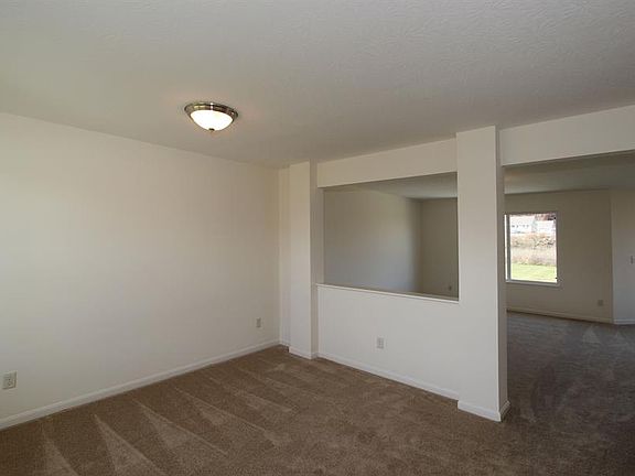 5th image of 1975 Spring Cove Dr