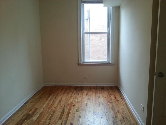 5th image of 849 N Oakley Blvd APT 2