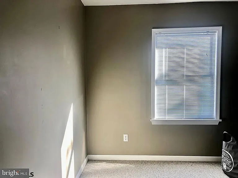 2452 Lexington Cir — Photo 9