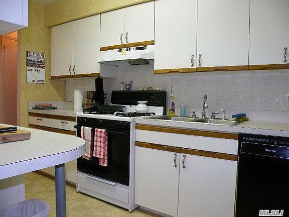5th image of 30 Pearsall Ave APT 1G