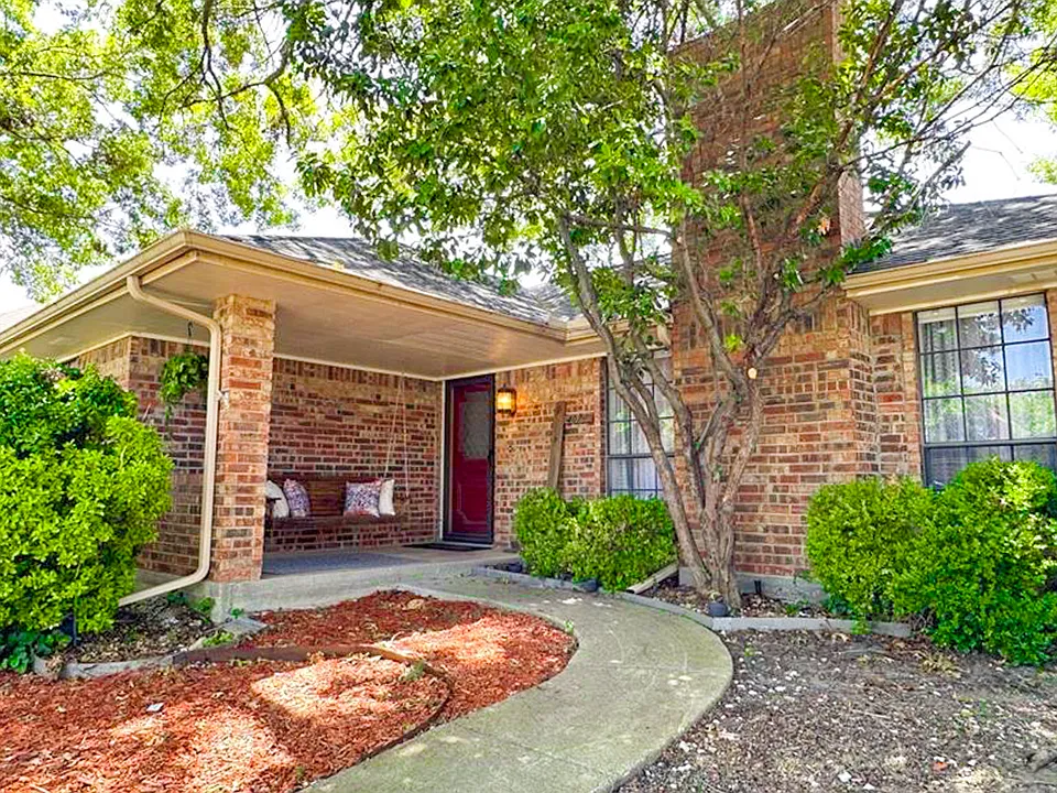 407 Shoretrail Dr