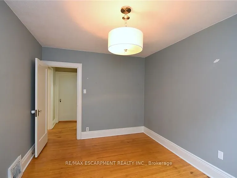 278 Huxley Ave S — Photo 15