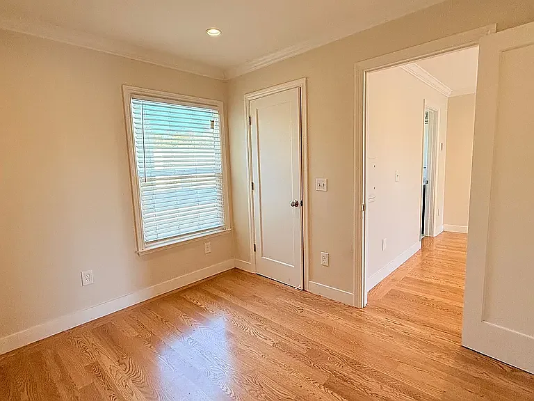 721 Rollins Rd #3 — Photo 4