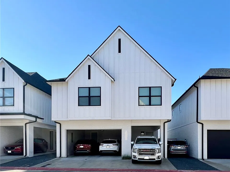 267 Estates Cir