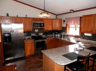 1113 Milanville Rd, Milanville, PA 18443