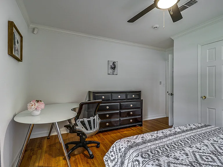 6432 Malvey Ave — Photo 5