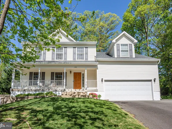 1700 Raines Dr, Fredericksburg, VA 22401