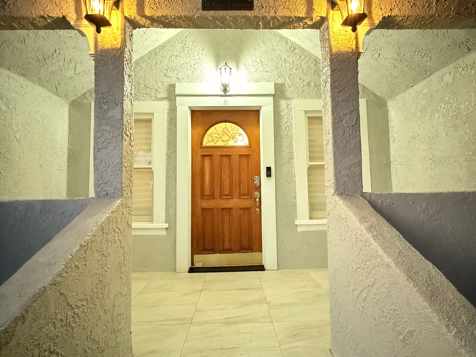 2 bed, 950 sqft, $2,845 — Photo 1