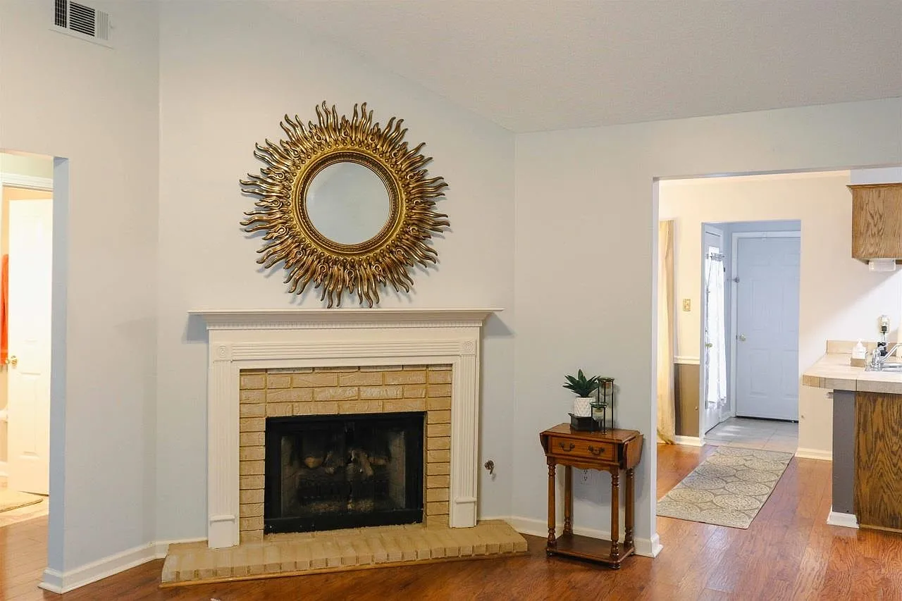3 bed, 2.0 bath, 1362 sqft, $1,247 — Photo 1