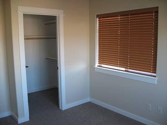 5th image of 48 Tail Feather Ln APT B