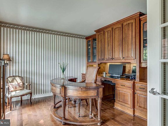 4th image of 44197 Bristow Cir
