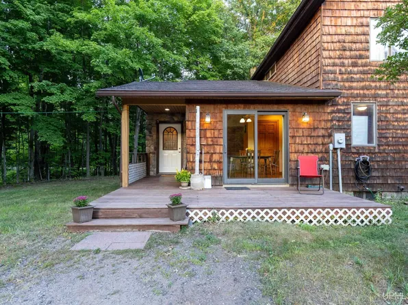 235 Bazinette Rd, Marquette, MI 49855