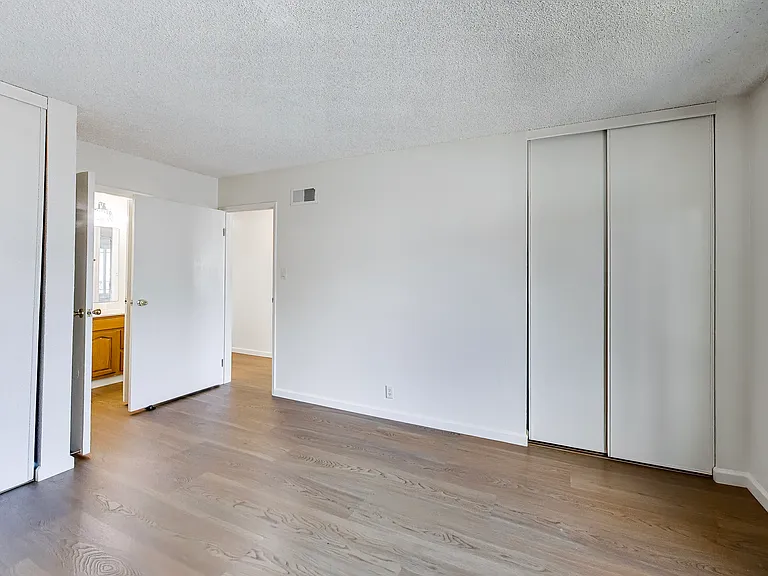 310 Castle St — Photo 16
