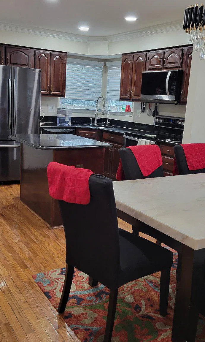 4 bed, 2.5 bath, 1946 sqft, $3,200 — Photo 3