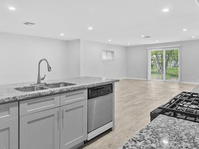 12002 Leitrim Way — Photo 7