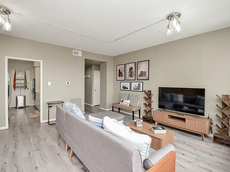 5000 Montrose Blvd #12B — Photo 19