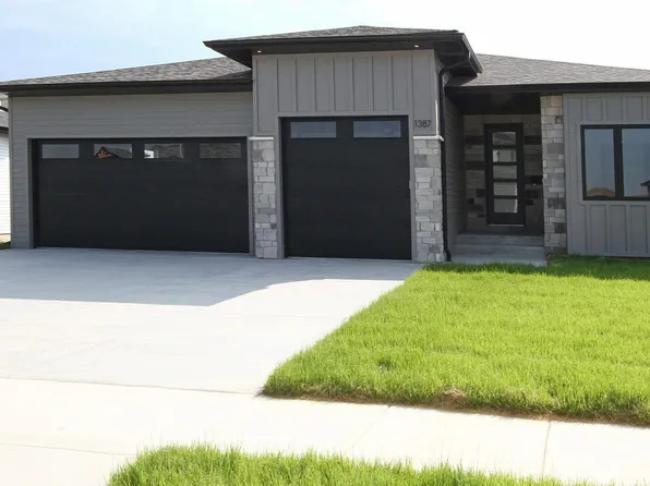 1387 S 8th St, Ashland, NE 68003