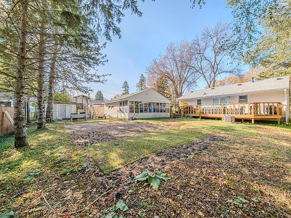 5th image of 1161 Greystone Ave N