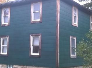 695 Bear Rocks Rd, Acme, PA 15610