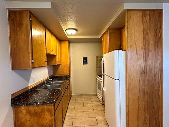 4th image of 2544 Union St APT 14