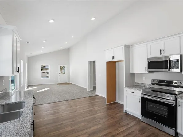 517 E Chillicothe Ave, Bellefontaine, OH 43311